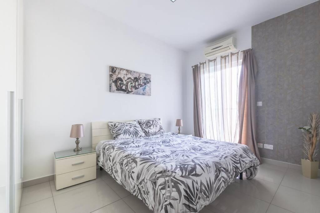 Spacious With Side Sea View * St. Paul's Bay
