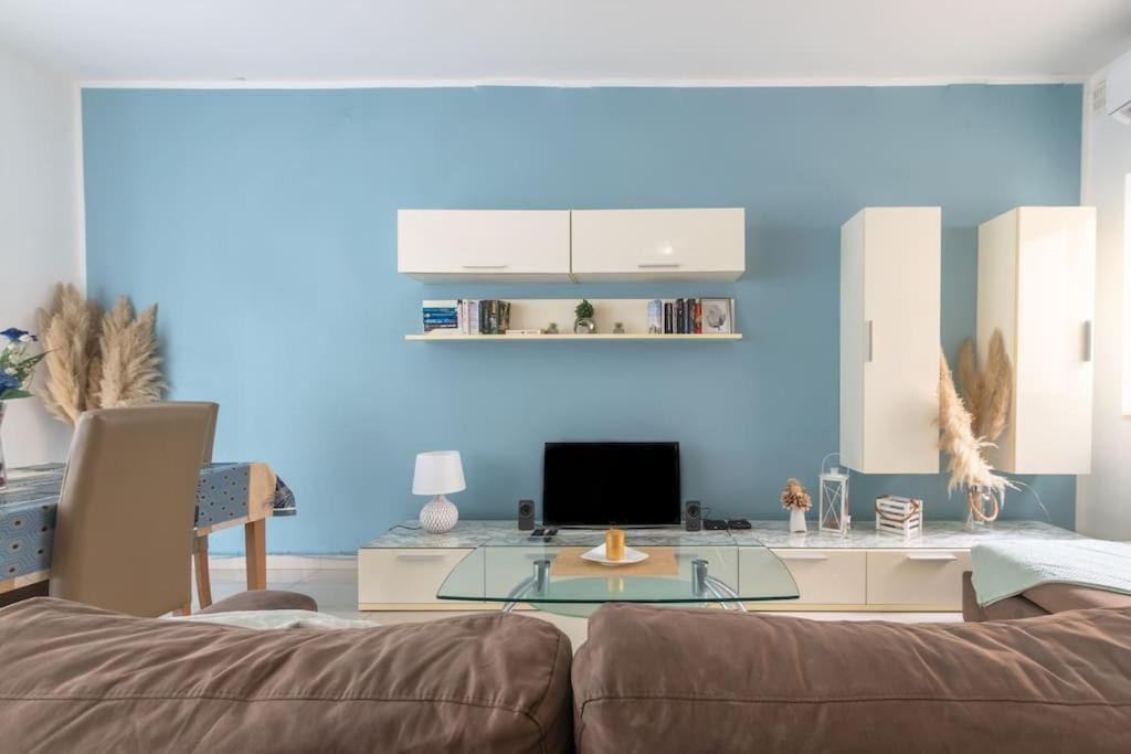 Spacious With Side Sea View Apartment