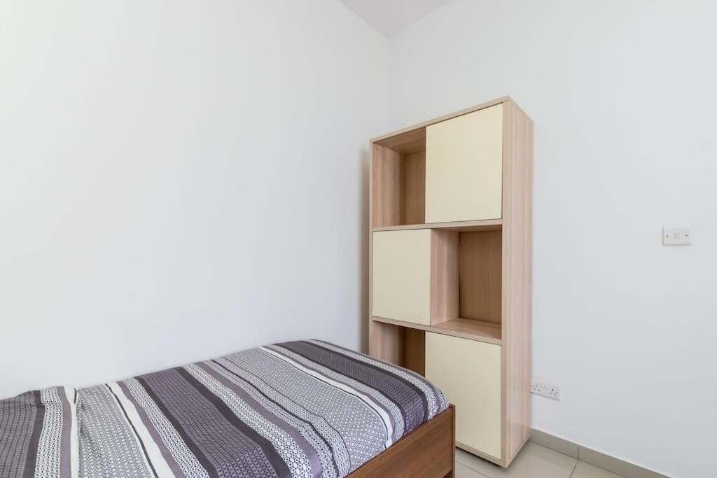 Apartment Spacious With Side Sea View *