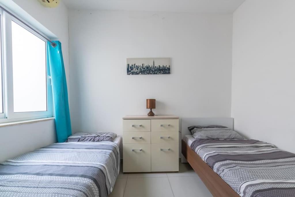 Spacious With Side Sea View St. Paul's Bay